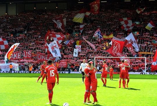 Right from the off today. 

For anyone who is lucky enough to be in the ground, get in there early and see them over the line.

We are the men from the Anfield Spion Kop…🧣