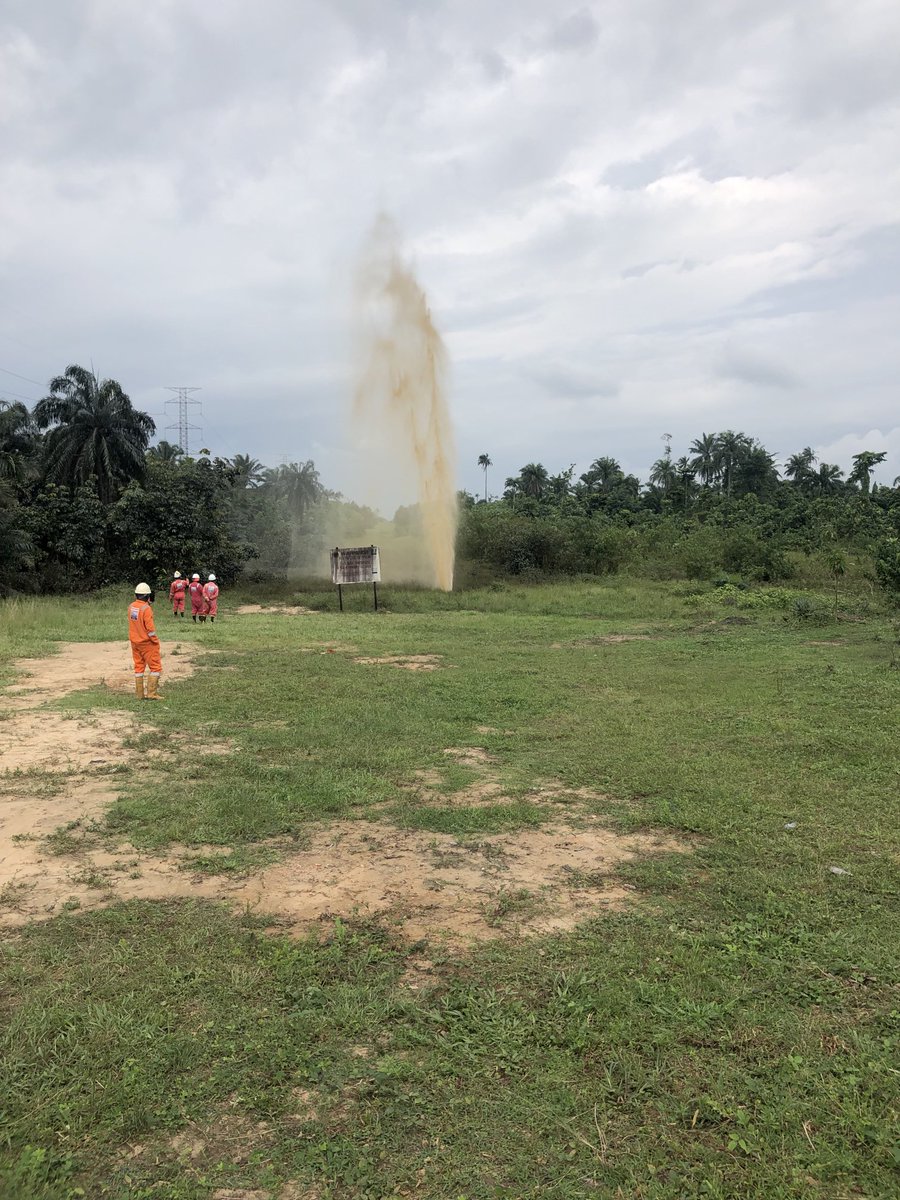 Xeriiph's tweet photo. Some of us see Crude as Cruel… Working in the Oil and Gas Sector isn’t an easy feat. It can only be God 🙏 #waragainstoiltheft #NNPCL #SPDCL https://t.co/zIE3iQ8UGS