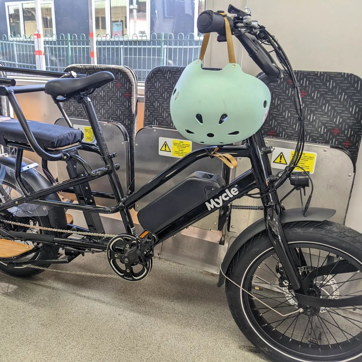 Unlocking a world of convenience with my cargo eBike! 

1️⃣ Spacious and practical - carry it all effortlessly. 
2️⃣ Eco-friendly transportation that's kind to the planet. 
3️⃣ Skip the traffic and enjoy a stress-free commute. 

Who knew cycling could be this much fun?!