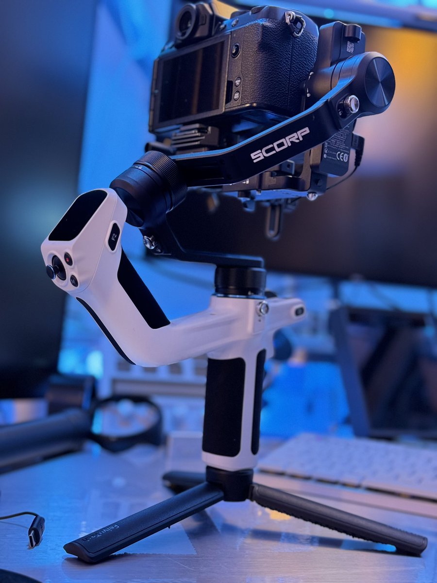 shingo_lab's tweet photo. FeiyuTech SCORP Mini 2が届いた。
AIトラッキングが想像以上ですごい。
使うタイミングがあるかはわからないが
上手く使えればと思う

#ジンバル  
#gimbal 
#camera 
#カメラ
#FeiyuTech https://t.co/CxytXl2sXl