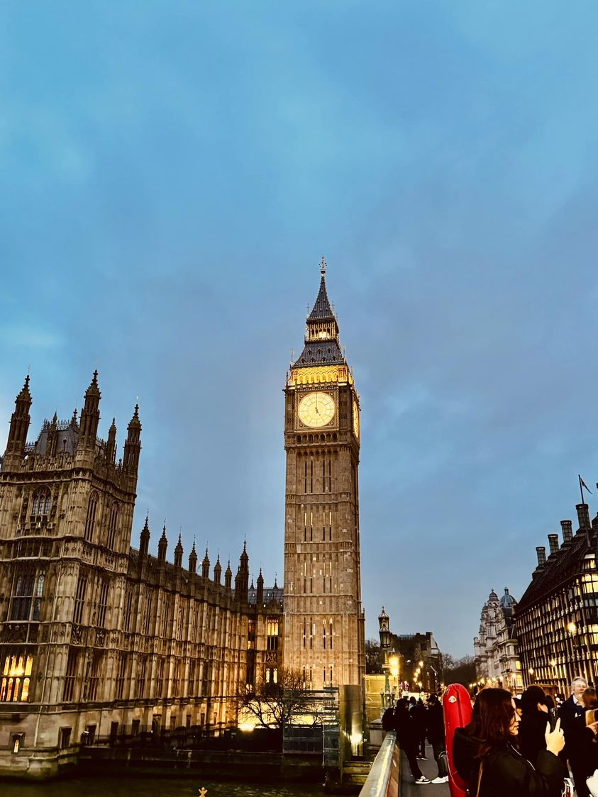 📷Big Ben, London 📷📷
.
.
.
.
.
.
#london #londonlife #londontoday #londonuk #londra #londres #uk #londontravel #uktravelblogger #uklife #travelphotography #londonphotography #uk #fypシ゚viralシfypシ゚ #bigben #bigbenlondon #bigbenclock #bigbenlondon #elezabethtower