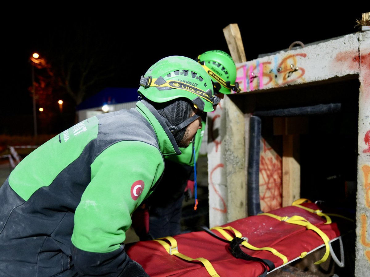 Hayrat Arama Kurtarma İstanbul ekibimiz, AFAD tarafından İstanbul’da ilk defa gerçekleştirilen Ağır Seviye Arama Kurtarma Akreditasyon sınavını başarıyla tamamlamıştır.
Emeği geçen tüm ekip arkadaşlarımıza teşekkür ediyor, bizi destekleyen herkese saygılarımızı sunuyoruz.