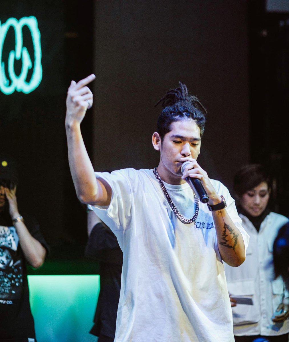 StarDelight_ent's tweet photo. “LUMZUM” ศิลปิน RAPPER จากค่าย Gashopper เปิดตัวอัลบั้มใหม่!! พร้อมส่งซิงเกิล “ขยับซ้าย” เอาใจแฟน ๆ
https://t.co/bSLjZTmVac
#Gashopper https://t.co/n65pHf028y