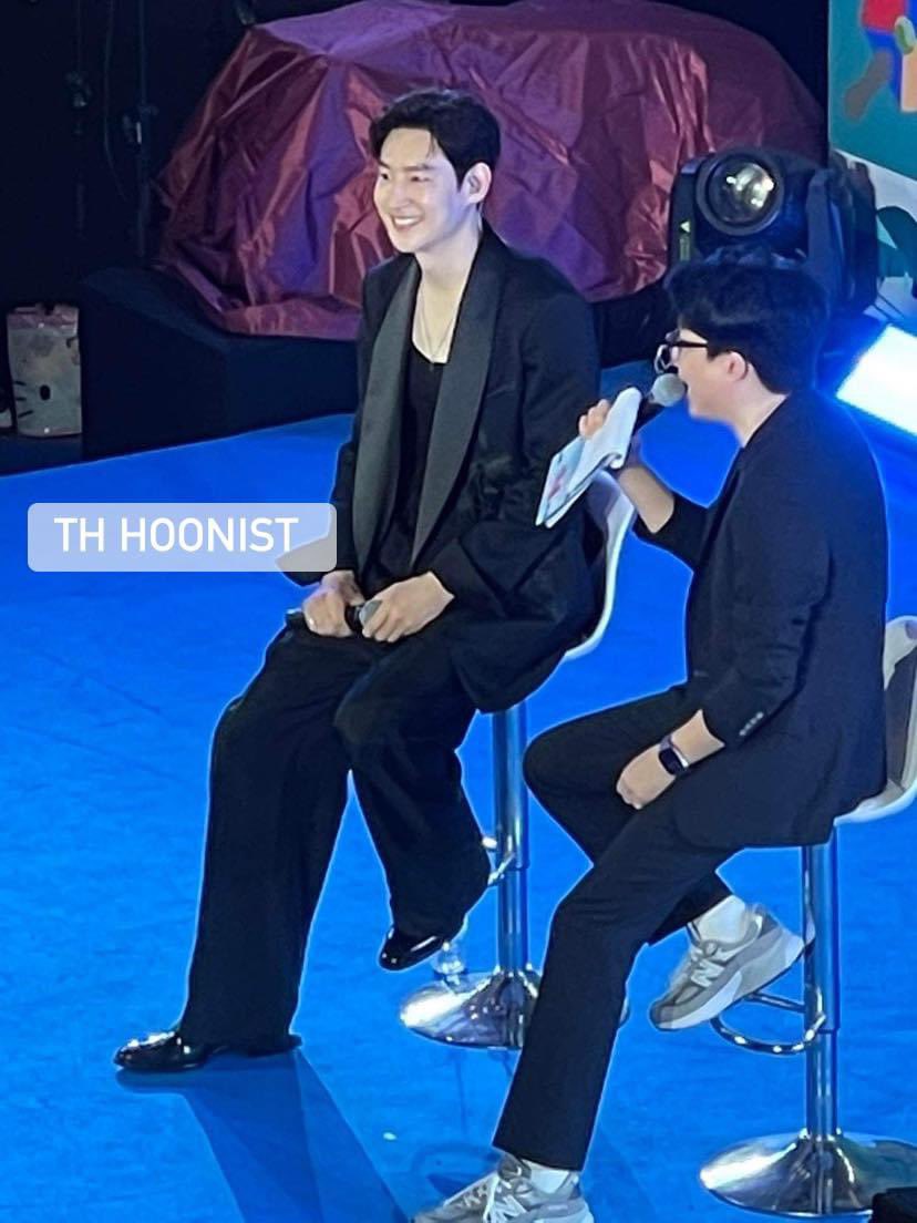 iamharu555's tweet photo. ภาพ นักแสดง #อีเจฮุน ที่งาน Yes! Korea Travel: Bangkok วันนี้ เวลา 17.00 น. ที่เซ็นทรัลเวิลด์ ตรงโซนใกล้ลิฟท์แก้ว ค่ะ🫰🏻
Photo : ทีมแอดมิน เพจ TH Hoonist
#LeeJeHoon #이제훈 #YesKoreaTravelBKK #TH_HOONIST https://t.co/1Ff9Ztndhx