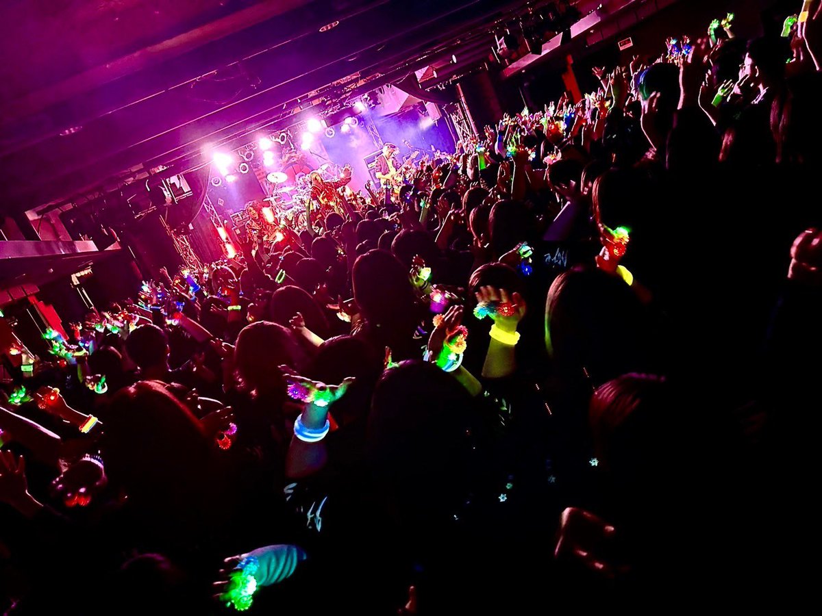 hayato_codomo's tweet photo. 『かみかい』初日横浜お疲れした。
生きてるっていう実感が悪い方向ではなく良い方向で感じれました。
君たちのおかげでした。
いつもありがとう。
また会いましょね。 https://t.co/NAm5wwZuc3
