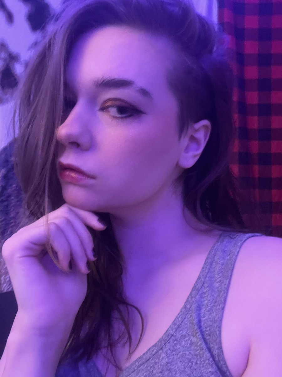 TheAmeliaFox's tweet photo. Bow down, losers. Your Goddess is here to remind you of your place at my feet. Time to open those wallets wide and show your devotion. 💸👑

Goddess ★ findom ★ Domme ★ payslave ★ paypig ★ finsub 
Walletdrain ★ cuck ★ beta ★ fetish ★ kink https://t.co/qXqLZPnLH3