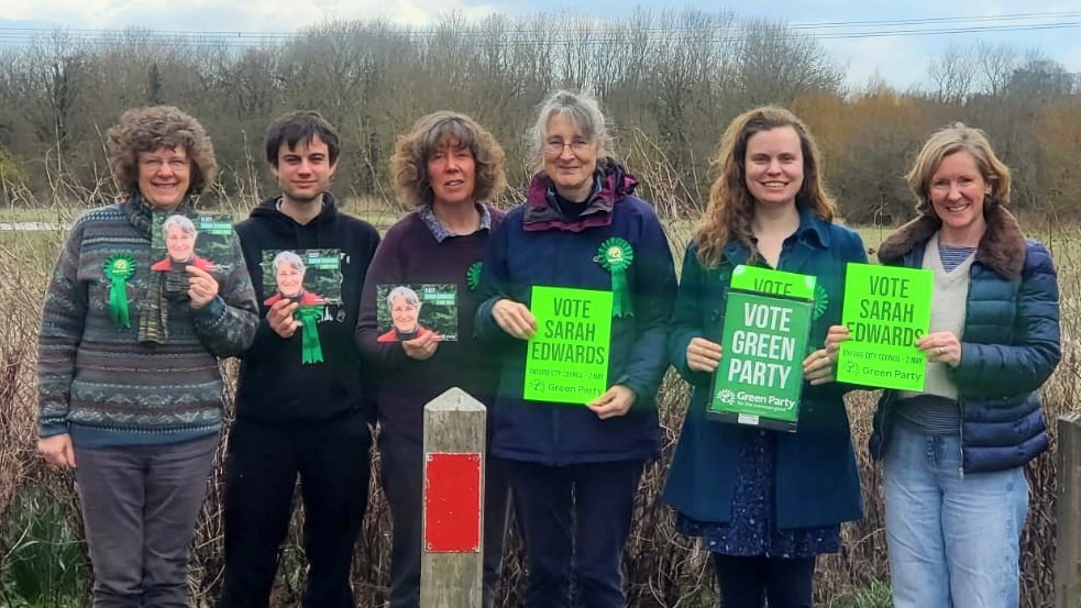 Great day yesterday listening and speaking to residents in West Oxford! Our team is working hard to build a fairer, Greener city! 💚