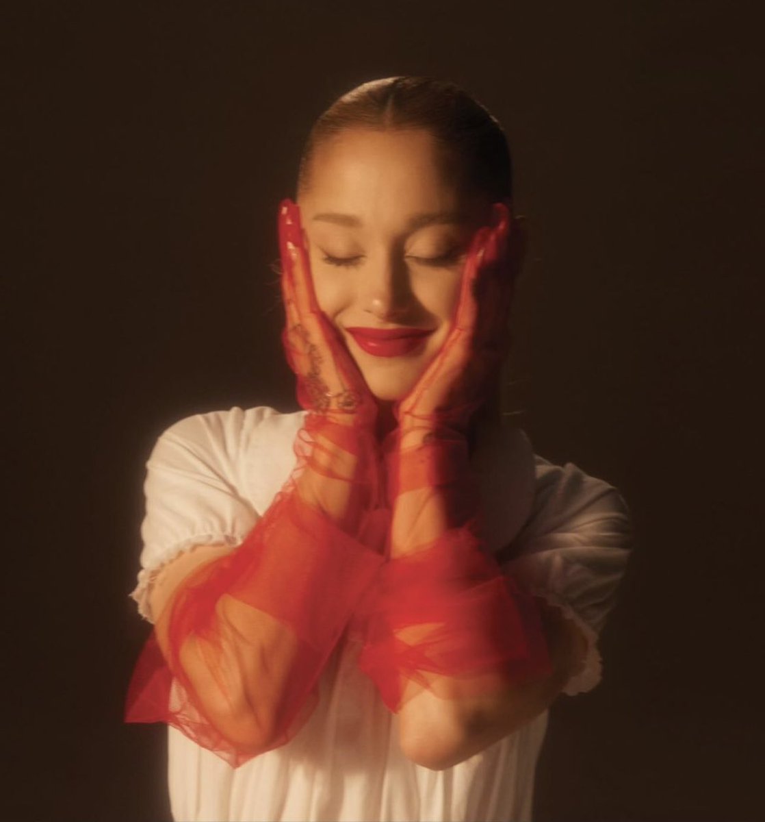 chartdata's tweet photo. Ariana Grande's "we can't be friends (wait for your love)" reaches a new peak of #2 on the global Spotify chart with a new daily high of 6.1 million streams, up 9%. https://t.co/6WaCBo8RwO