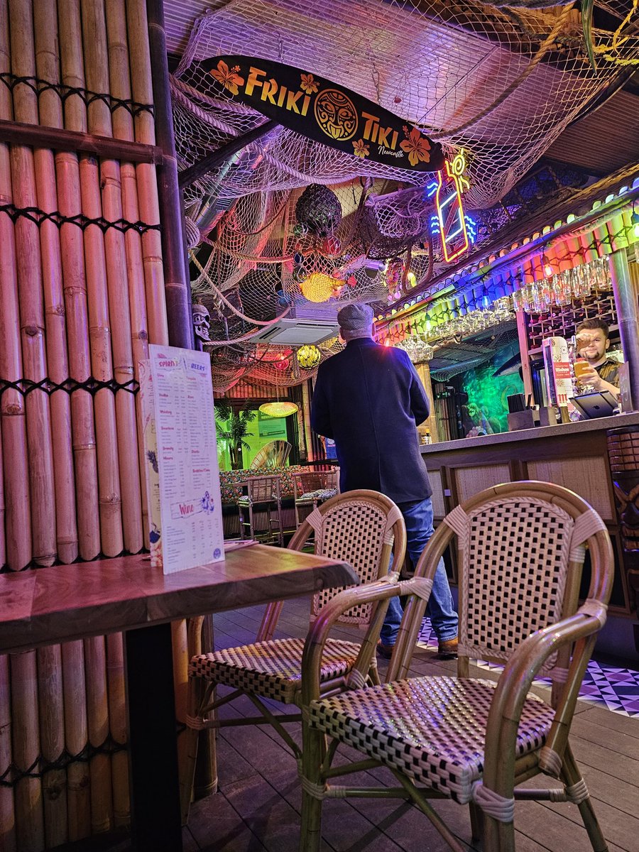 NEWCASTLECITYU1's tweet image. Welcome to bar 292 Friki Tiki. 5.40 Mahou. Owed by No28. #allthebars #nufc