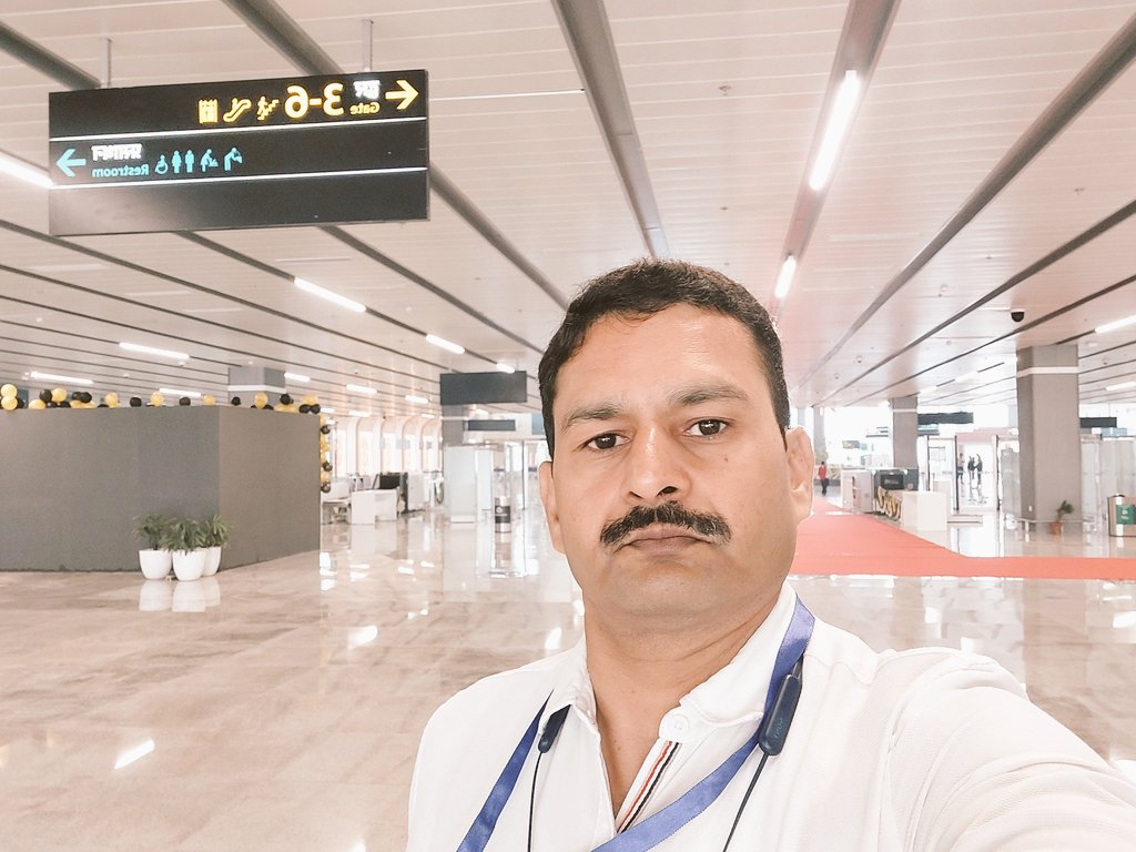 manojg97's tweet photo. राजमाता विजयाराजे सिंधिया , ग्वालियर एयरपोर्ट के टर्मिनल भवन का उद्घाटन समारोह https://t.co/ylKxmZDJv7