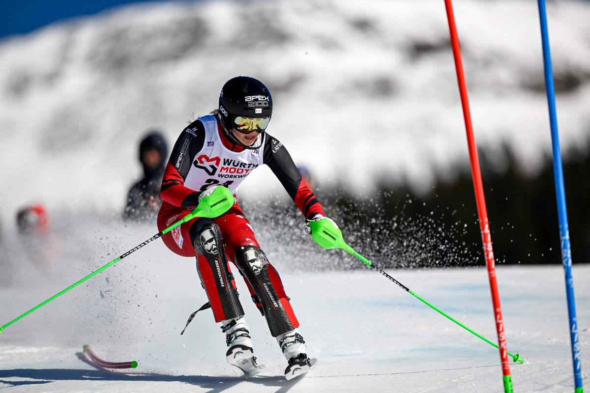 SportaAvize's tweet photo. 😍 Viņa liek tam izskatīties tik viegli!
⛷ Talantīgā Dženifera Ģērmane svētdien vēlreiz atkārtoja savu personisko rekordu, izcīnot 8. vietu PK sacensībās slalomā Orē.
Līdz sezonas beigām atlikuši vēl vieni mači - Ģērmane ar visām labākajām slēpotājām piedalīsies finālposmā. https://t.co/gdvdrRYIgt