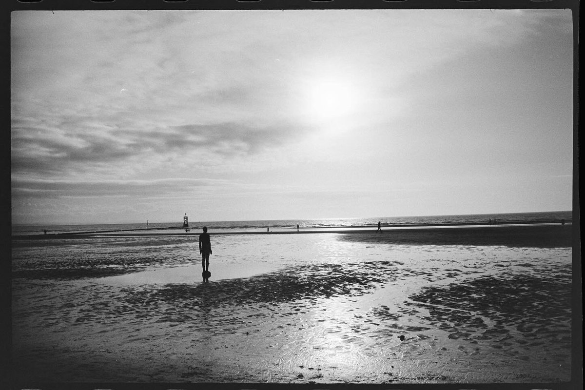 gomboli's tweet photo. Crosby beach
📍 Liverpool
🎞️ Kodak 400TX
🧪 Developed with Ilfotec HC
📷 Leica MP, Summilux 35mm
.
#filmphotography #Leica #LeicaMP #LeicaM #Summilux #Summilux35mm #UKstreetphotography #kodak #kodak400tx #35mmphotography #ilfotecHc #homedevelop https://t.co/OgoL8MIJ1z