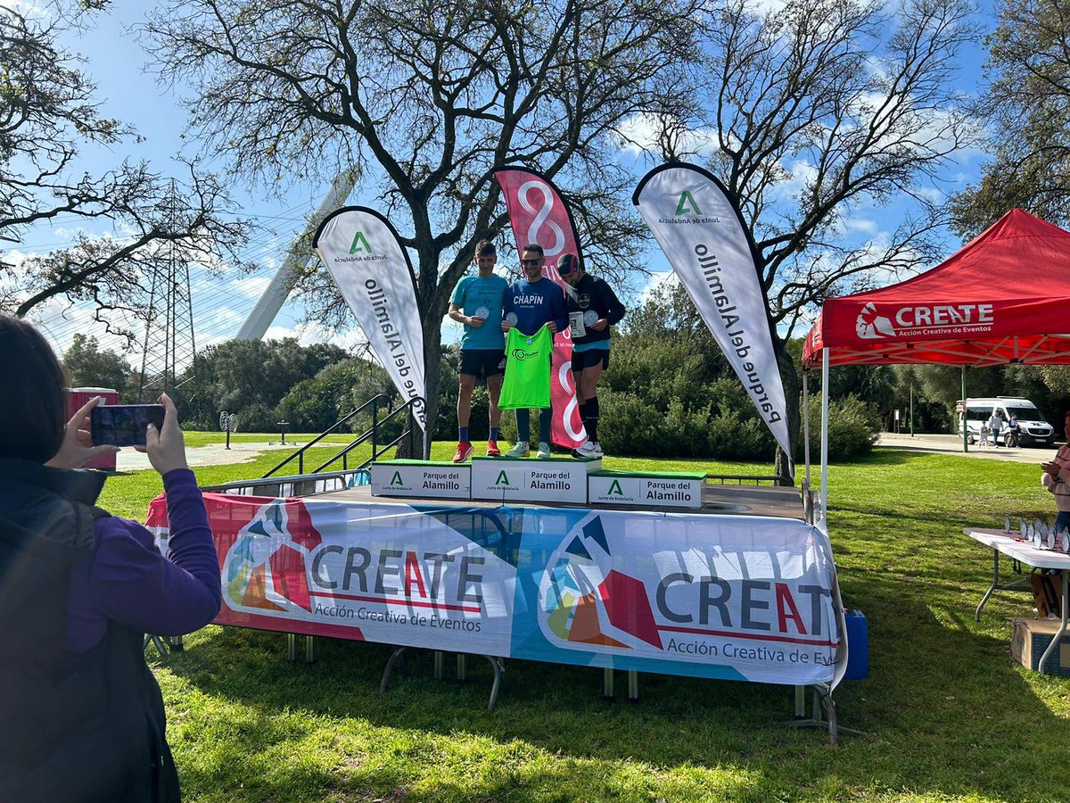 OftalmoMacarena's tweet photo. @OftalmoMacarena @HUVMacarena se hace con la victoria en la I Carrera Solidaria por el #Glaucoma coincidiendo con el congreso 🇪🇸 de la subespecialidad #SEG y antesala al inicio de la #SemanaMundialdelGlaucoma. Comprometidos con nuestros pacientes‼️ #MarcaMacarena👀 https://t.co/DxEp04rzQK