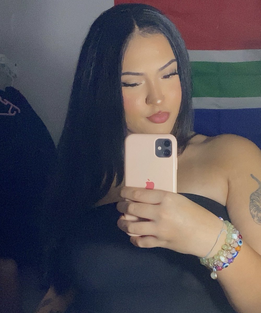 kingGia_10's tweet photo. 🌺 https://t.co/3L63BRVOpL