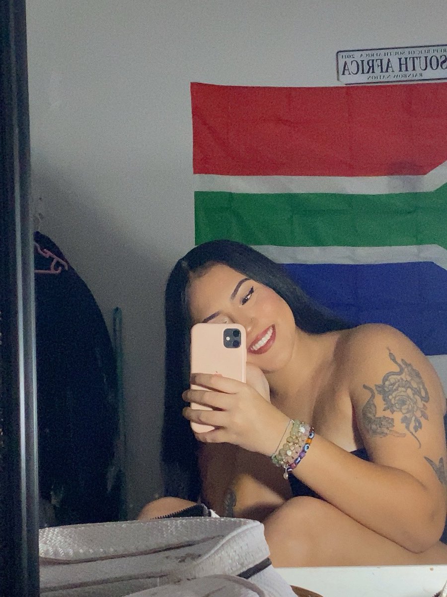 kingGia_10's tweet photo. 🌺 https://t.co/3L63BRVOpL