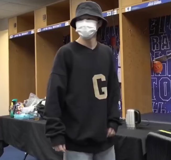 GITb4YlbEAACtyv?format=jpg&name=small