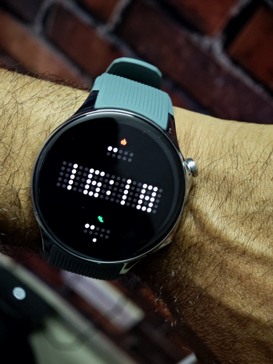 cgiridhar's tweet image. As of now this is my fav watch face #onepluswatch2