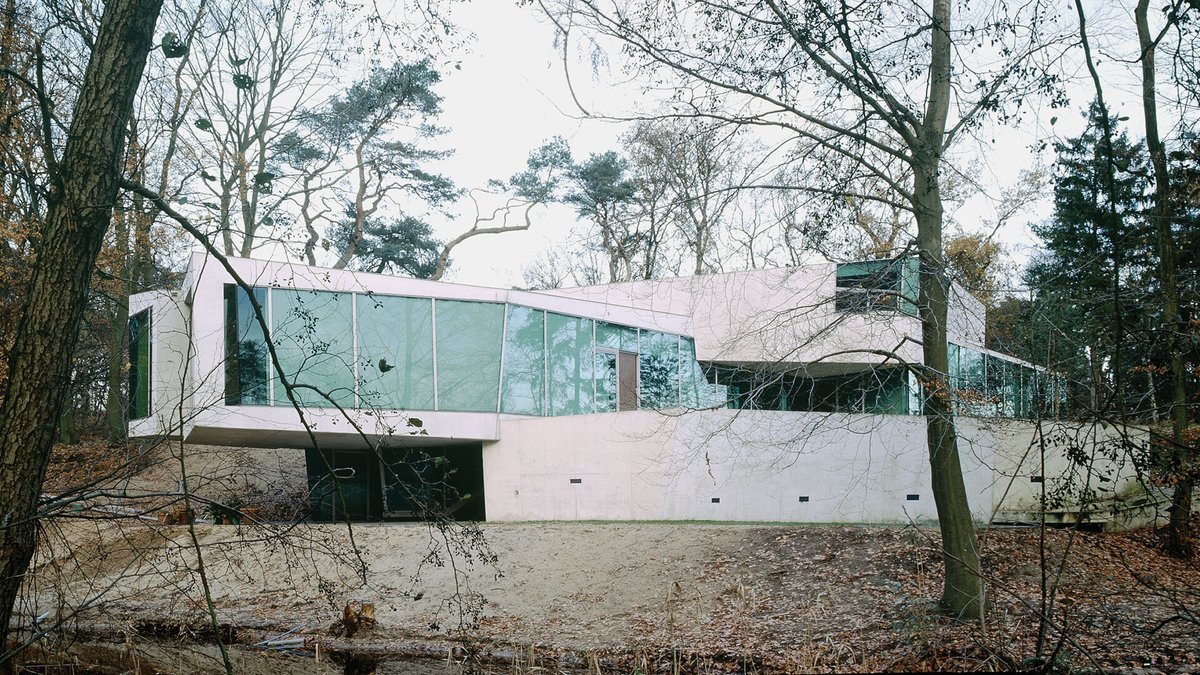 sovietsoleri's tweet image. Möbius House. Het Gooi, Netherlands, 1998. Architect Ben van Berkel.
🧵