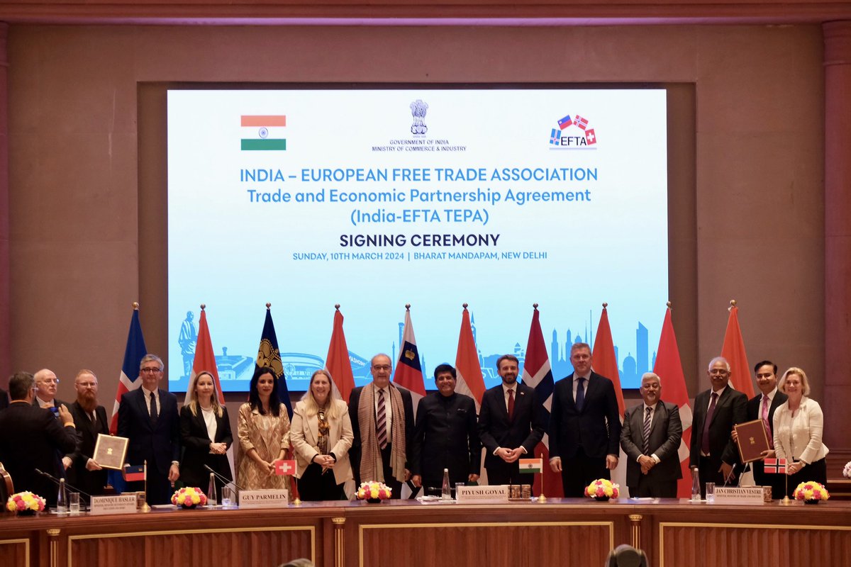 Back in 🇮🇳 for a historical moment; Today the EFTA States 🇱🇮🇨🇭🇳🇴🇮🇸 and India 🇮🇳 signed after 16 years of negogiations a Trade and Economic Partnership Agreement! Thank you to my colleagues @ParmelinG @BjarniBen @jcvestre & @PiyushGoyal and to everyone who made this possible!