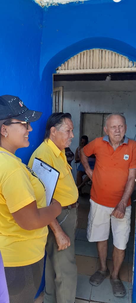 PJCuaUrdaneta's tweet photo. Casa x Casa  en el Barrio Bolívar Mume en #Urdaneta #Miranda construyendo la maquinaria invencible que nos llevará al triunfo con @MariaCorinaYA el #28DeJulio  @Pr1meroJusticia @PJ_EdoMiranda @ActivismoPJ @PjConcejales @PJFamiliarNac #600K #PJ24AñosconVzla https://t.co/q0lYPLhHg7