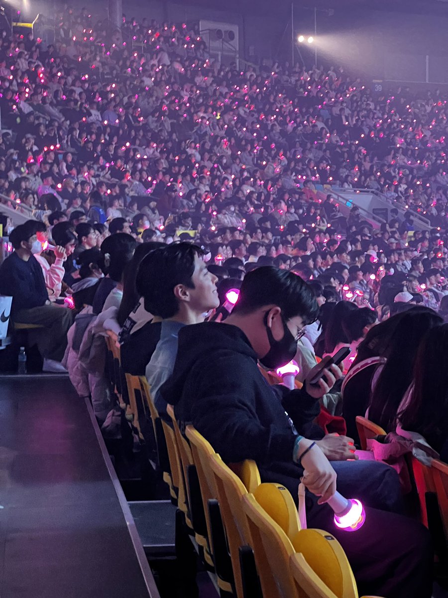 0dongluB365's tweet photo. 보검씨 댕신나게 즐기심 https://t.co/Yqus4wksSB
