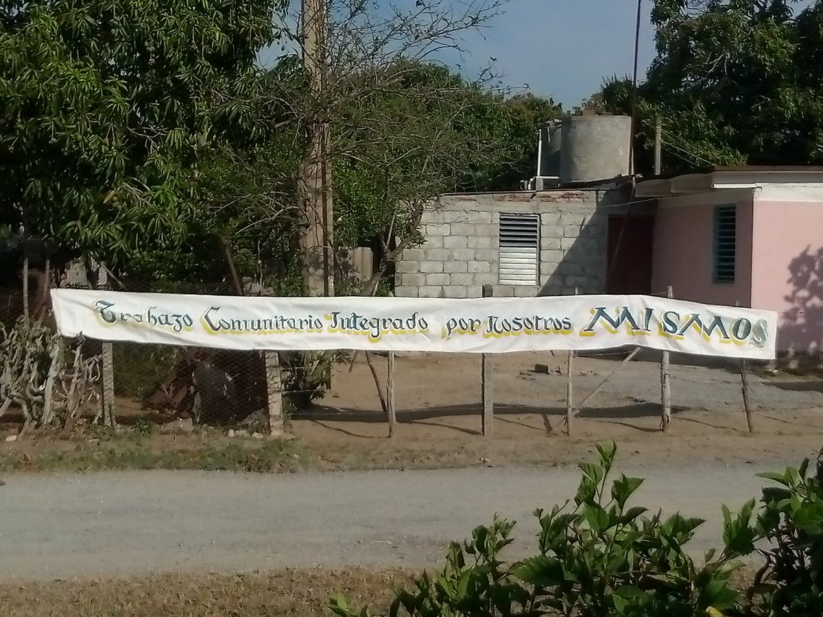 IgarzaYamilka's tweet photo. Desde las comunidades de #Majibacoa cada sábado se evalúa  la eficacia del #TrabajoComunitarioIntegrado. Hoy en Robothám las principales autoridades del territorio intercambian con la población. https://t.co/ZKn3rWWsxG