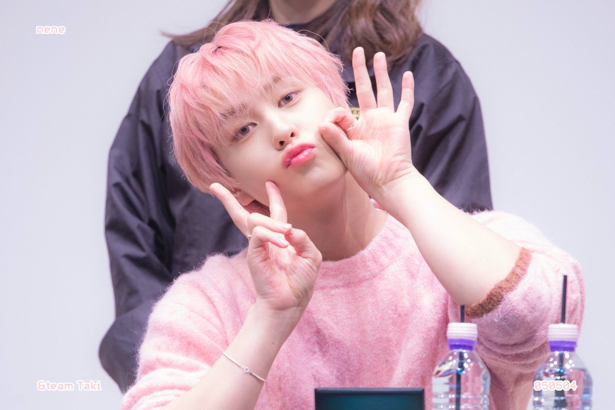 240213 위버스 대면
(*ฅ́˘ฅ̀*)♡
#andTEAM #タキ #앤팀 #타키