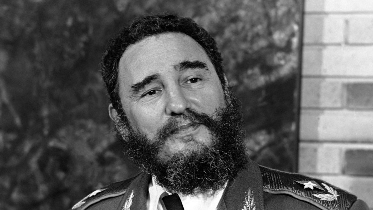 “Es claro que el enemigo mayor de toda revolución es la división, que el aliado mejor de los enemigos de los pueblos es el divisionismo”. FIDEL

#FidelPorSiempre