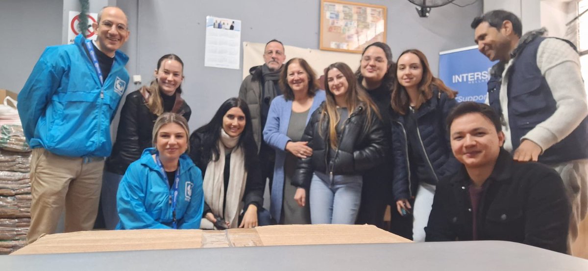 Successful Food Distribution in February! @Intersos Hellas, in collaboration with @Refugeegr with the support from @StVluchteling . A big shoutout to the amazing students @JohnCabotRome who lent us their helping hands this time