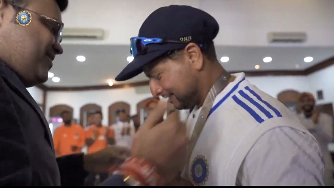 TATAIPL2025's tweet photo. Kuldeep Yadav won Best Fielder Of The Series award. ⭐
#INDvsENGTest https://t.co/9PJTdMZeZA