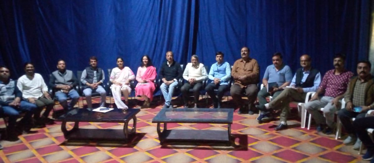 DrShailendraPa4's tweet photo. प्रदेश में बाल अधिकारो के संरक्षण हेतु प्रयासरत राजस्थान चाइल्ड एडवोकेसी ग्रुप (R-CAG) की कोर कमेटी बैठक में सम्मिलित होकर विभिन्न मुद्दों पर विशेषज्ञों एवम् ग्रुप के साथ संवाद किया l 
#RCAG #Rajasthan #ChildProtection #ChildRights #TogetherWeCan @NCPCR_ @rscpcr @TrendingUdaipur https://t.co/iimvR4w5Ps