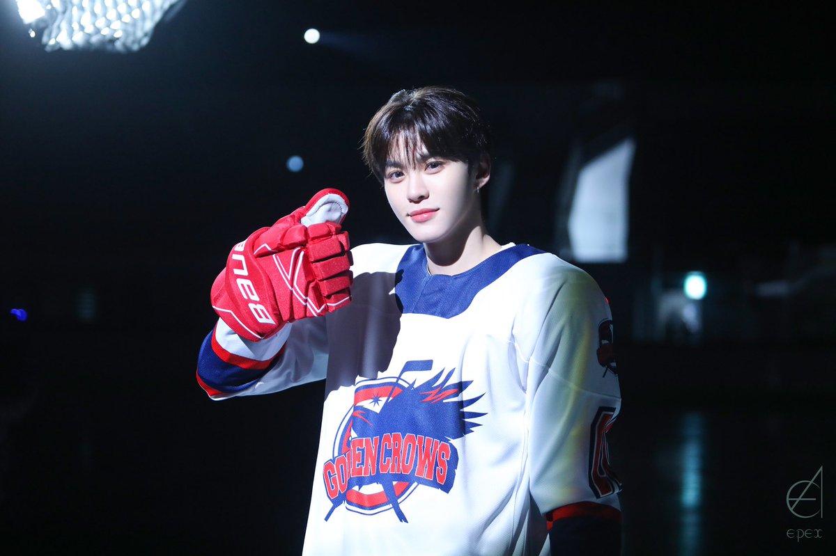 하키선수가 얼굴로 승부봐도되나요........