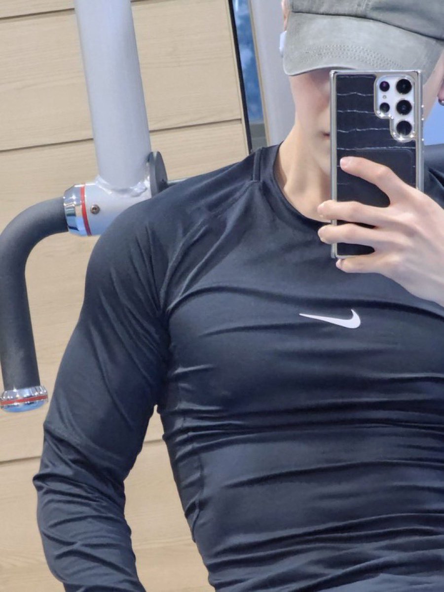 mtthyun's tweet image. WHORE (me)