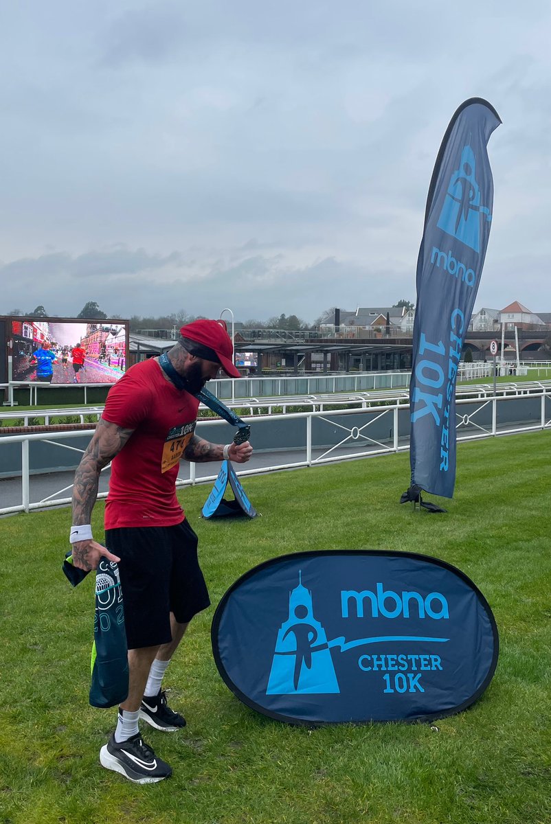 aaronak80's tweet photo. Chester 10k , got a PB . 44 minutes, 7 minute miles . Took me 55 minutes 4 years ago when I started this journey. Congratulations to everyone who took part . C u all in may for the half marathon #chester10k #chestertriple https://t.co/sqhc6uLVdp