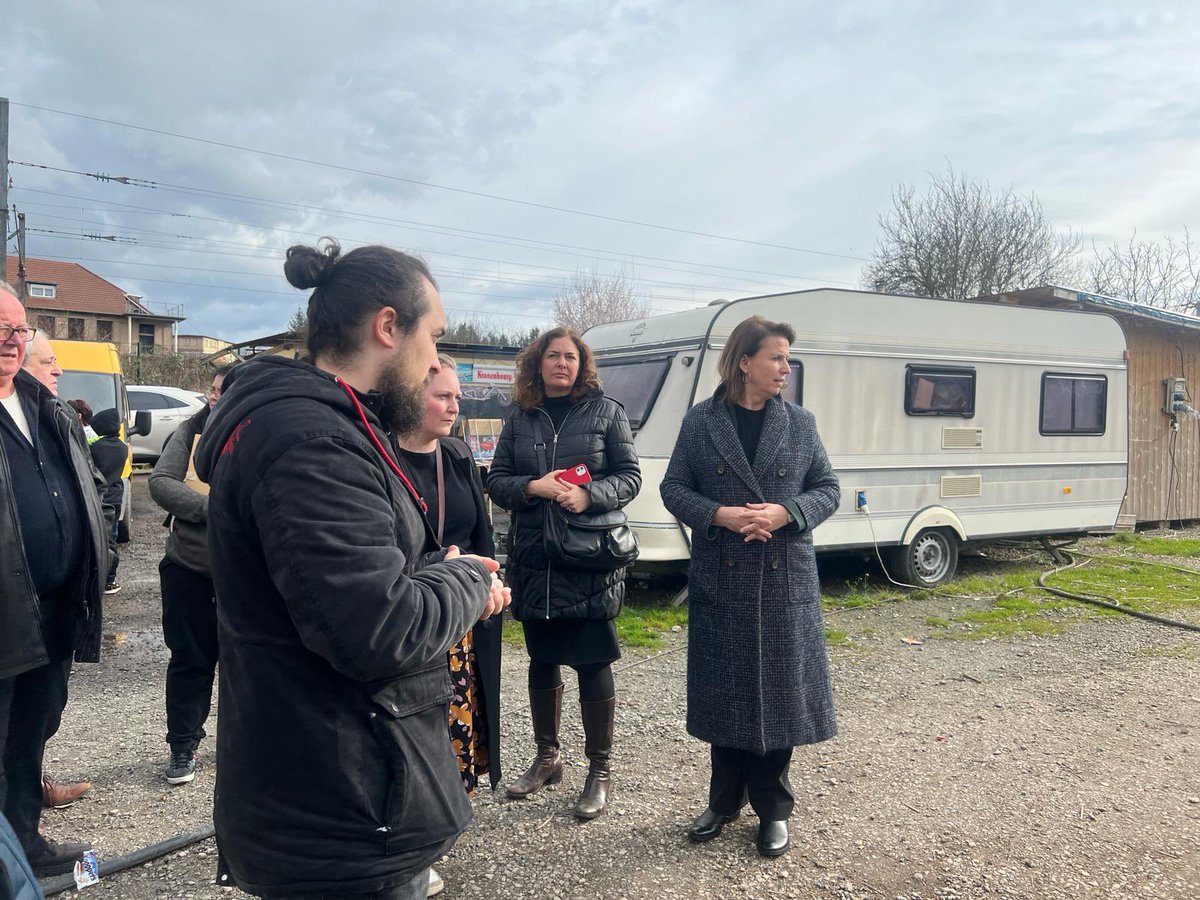 La Défenseure des droits, Claire Hédon, s'est rendue en Meurthe-et-Moselle pour observer l'expérimentation 'Territoire zéro non-recours', qui vise un accès aux droits pour tous.