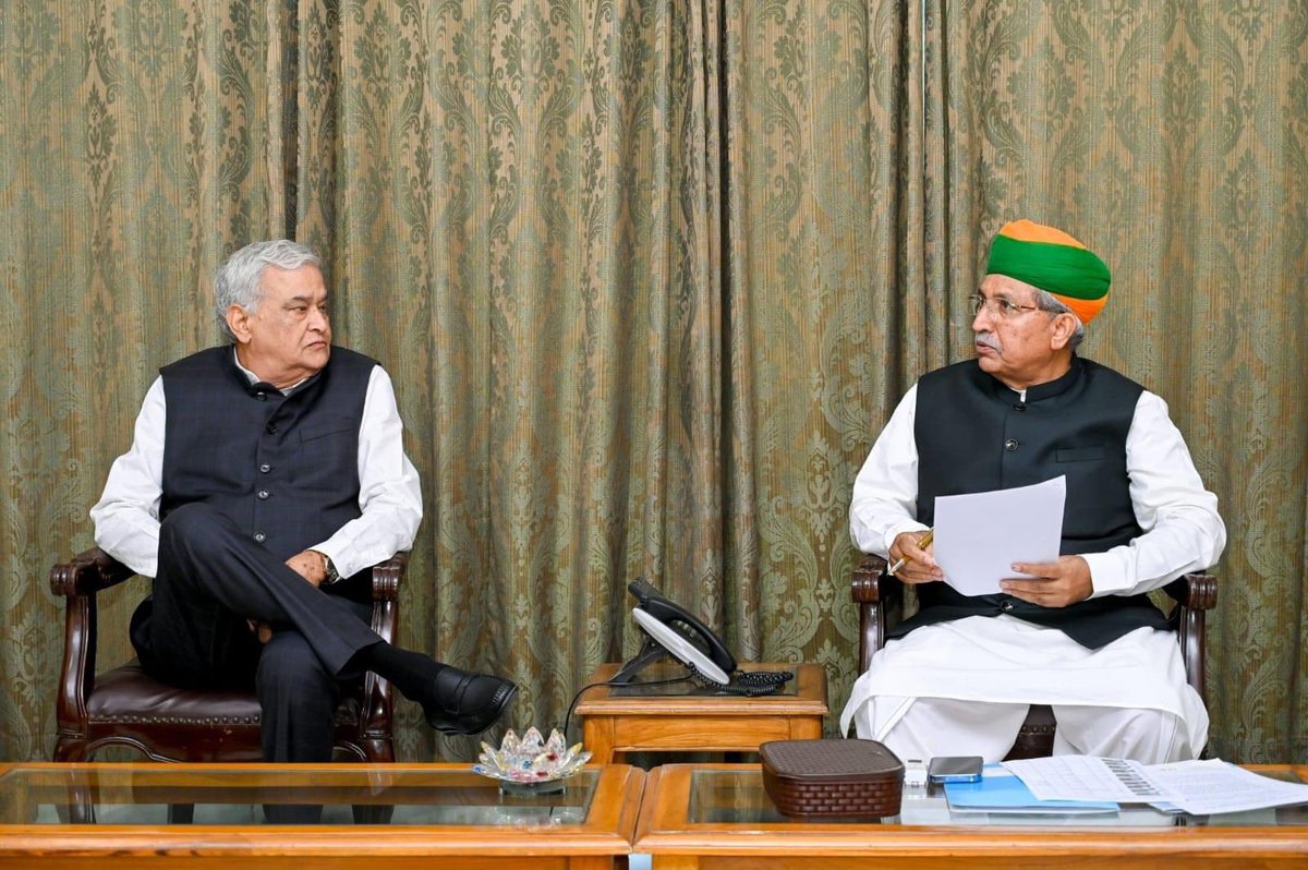 डॉ किरोड़ी लाल मीणा जी कैबिनेट कृषि मंत्री और केंद्रीय मंत्री अर्जुन राम मेघवाल की आत्मीय मुलाकात। <a href="/DrKirodilalBJP/">Dr. Kirodi Lal Meena</a> <a href="/arjunrammeghwal/">Arjun Ram Meghwal</a>