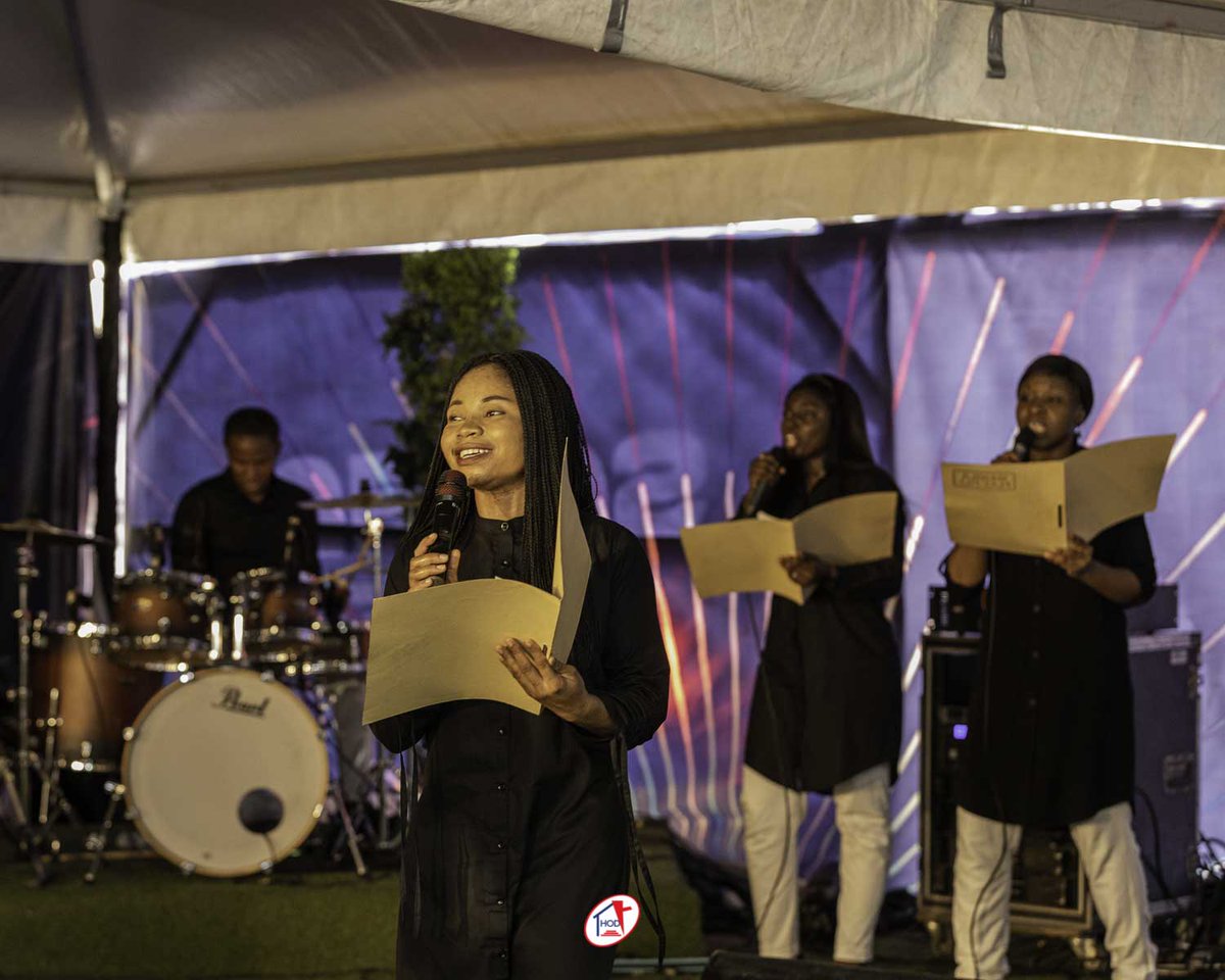 HODChurchNG's tweet image. The atmosphere is filled with voices chanting just one name: Jesus, as Pastor Joshua and The River of Life lead the service hymn.

#HouseholdofDavid #SecondService #TheRestoration