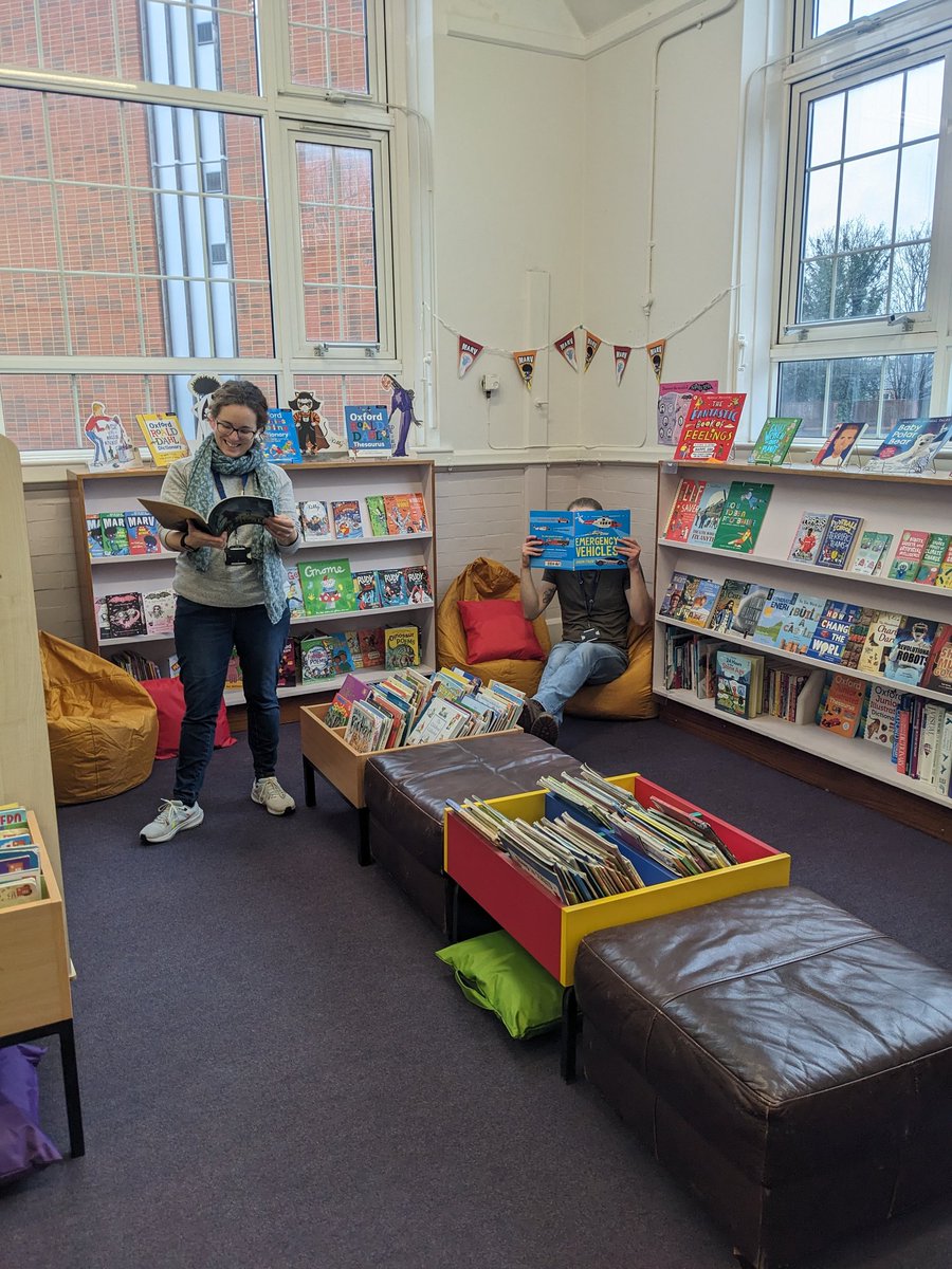 Thank you to our amazing @OUP volunteers who spent a day helping recreate our school library.