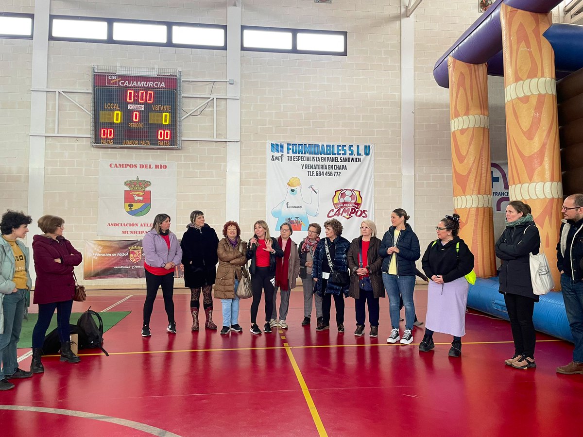 ReaccRed's tweet photo. #Enredadas #REACC
3er día en Campos del Río ☺️
Nos recibió la alcaldesa @MJ_perezceron , compartimos una comida comunitaria, una ruta por el lugar y una tarde de jota murciana, juego, aprendizajes y risas compartidas 🔥🌾
Grax @Ayto_Campos por este recibimiento bonito! 👏 ❤️ https://t.co/nsm0zWr0Dt