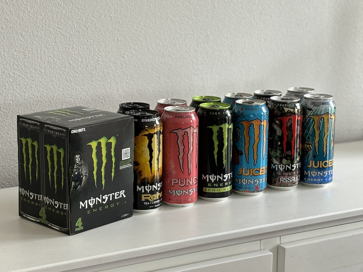 As someone who has been in the esports scene for decades now, this feels kinda surreal. <a href="/MonsterEnergyDE/">Monster Energy DE</a> hooked up the entire <a href="/RoyalBlue_GG/">RoyalBlue</a> TCG team with care packages. Thank you so much for recognizing our work!