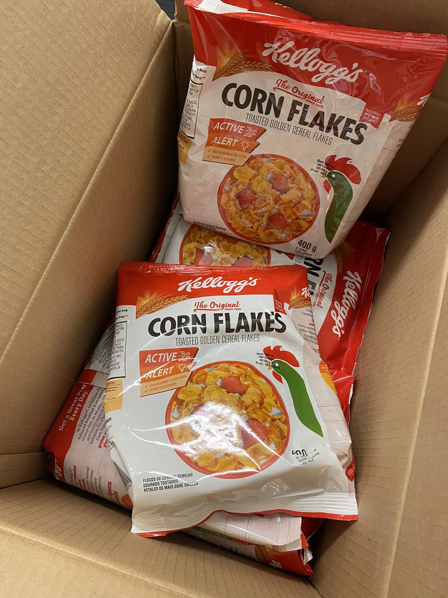 mhlangatpn's tweet photo. Some goodies arrived today😁
All in time for tomorrow's breakfast 🥣🌽 @MboxMu #TheOriginal 

#MumboxKelloggs #NothingBeatsTheOriginal #KelloggsCornFlakes 
#MumBox #BreakfastCereal https://t.co/3vscjd967E