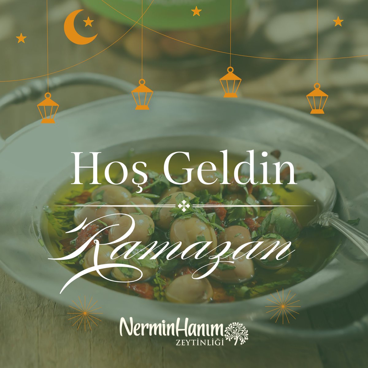 nerminhanimcom's tweet photo. Nermin Hanım Zeytinliği olarak, bereketin ve huzurun ayı olan Ramazan’a hoş geldin diyoruz!
 
Bu mübarek ayın bereketiyle dolu günlerinde, sofralarınıza sağlık ve lezzet katmak için her zaman olduğu gibi, en kaliteli ve doğal ürünlerimizle yanınızdayız. Ramazan boyunca iftar sofralarınıza tazelik dolu lezzet için özenle hazırladığımız paketlerimize göz atabilirsiniz🥗
 
Siz de Ramazan ayının tadını, Nermin Hanım Zeytinliği’nin eşsiz ürünleriyle çıkarın. Sağlıklı ve lezzetli bir Ramazan geçirmeniz dileğiyle, hoş geldin Ramazan! 🌙✨

🍃 https://t.co/9CCnm9y0QP
📞 Telefon:0266 392 14 96
📱Whatsapp:0542 392 14 96

#nerminhanımzeytinliği #zeytin #zeytinyağı #Ramazan #hoşgeldinRamazan #ödüllüzeytinyağı #erkenhasat #sağlıklıbeslenme #sağlıklıyaşam #oliveoil