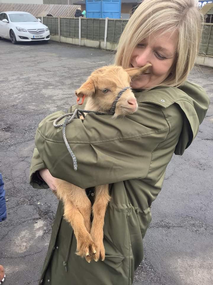 Happy Mother's Day from the kid!

Juliette's nanny (girl) kid (born 23/2/24) has settled into going on visits like a natural.  But despite asking for suggestions, I still haven't settled on a name - some people were more interested in cuddles!

So name suggestions please ....