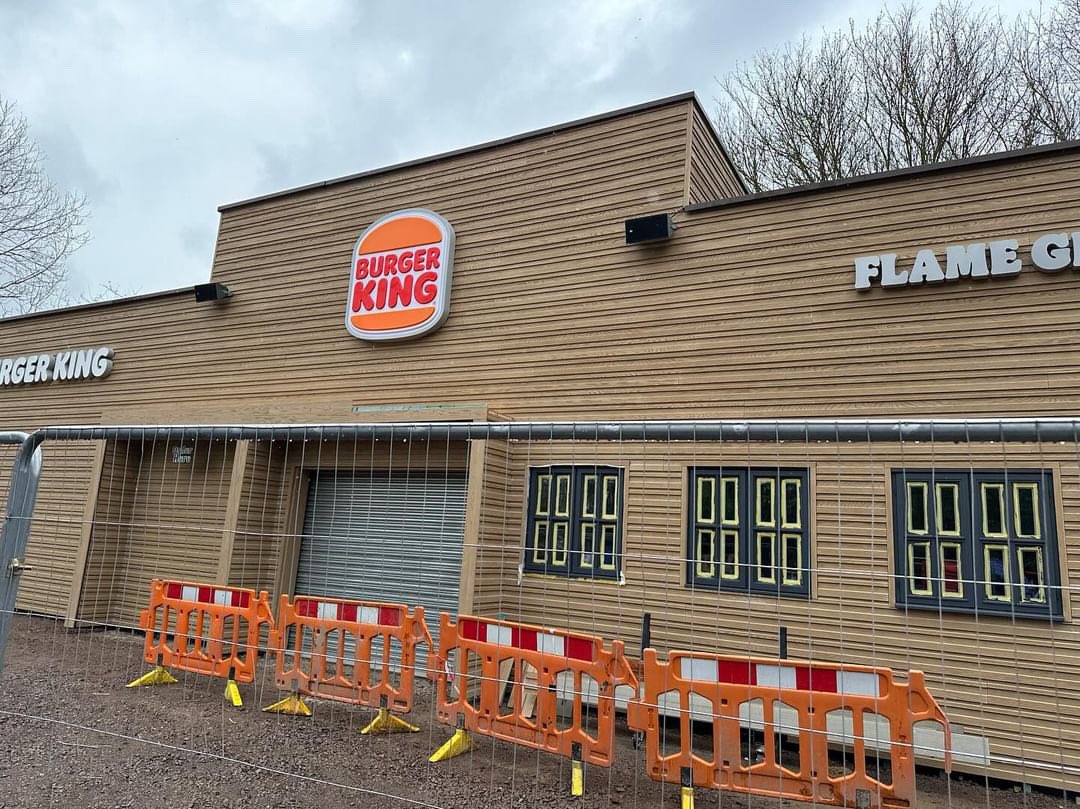 zachariahassler's tweet photo. Burger King has has a full refurb to fit in with the Hyperia Style and colours
📸danwatson90 on Instagram
#thorpepark #Sparkleproject https://t.co/dEJijGIHR9