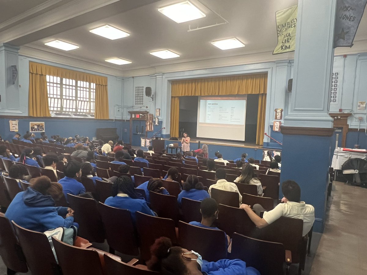 MiddleSchool35's tweet photo. What a fun-filled week in our school community, a trip to see Aladdin, an author’s visit and showcasing our magnet program #learningbydoing #broadway #financialliteracy #ms35rocs @D16LEADS @nypl #magnetschoolyear2loading https://t.co/1P5684t5UR