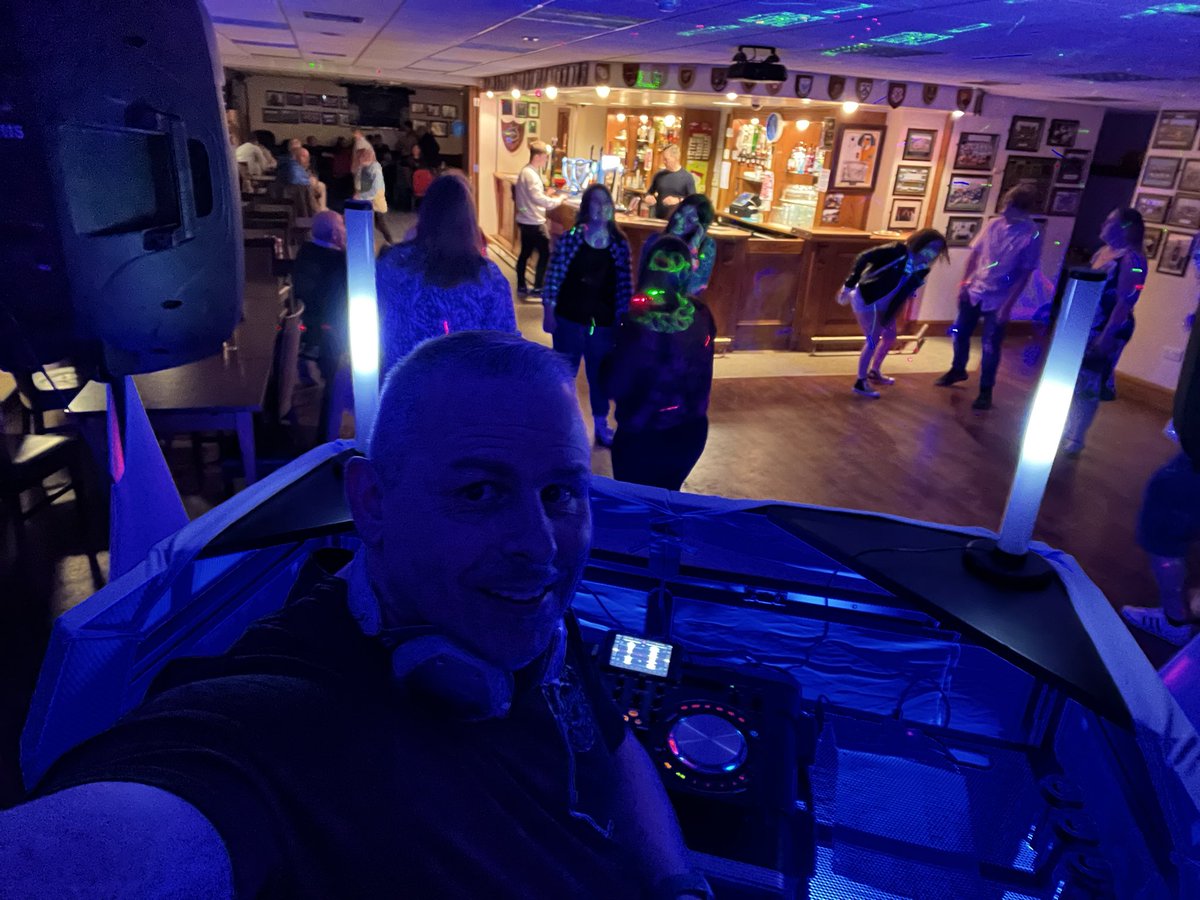 RealSoulShaker's tweet photo. 2 gigs done this weekend, an 18th and a 30th birthday party, tremendous fun, great atmosphere and loads of great tracks played.
#commercialdance #housemusic #nudisco https://t.co/8CFo8DTRSA
