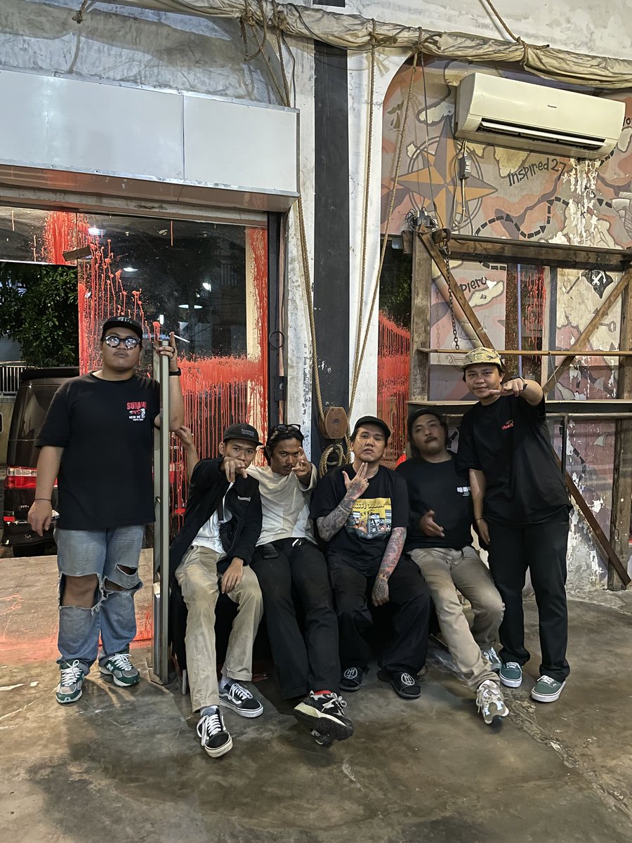 Salah satu store terbesar di jakarta utara, Di bajak dulu dan hardcore pokonya lah #hardcore #freeuk #nrdn