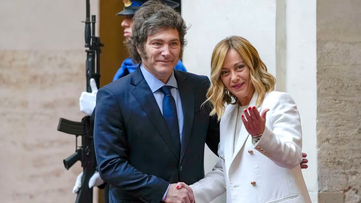 🚨 URGENTE | El presidente Javier Milei ha sido invitado por la Primer Ministra italiana, Giorgia Meloni, a participar del G7 conformado por Alemania, Canadá, Estados Unidos, Francia, Italia, Japón y Reino Unido. ¿No te emociona saber que estamos volviendo al mundo? 🇦🇷🗽