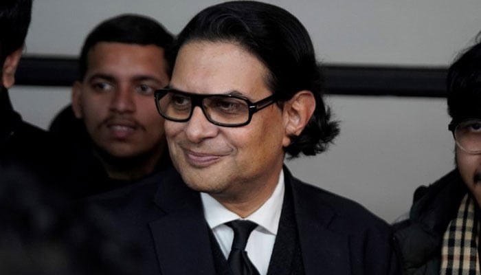 Shaharyarsyed95's tweet photo. Two most senior lawyers have been arrested by the fascist regime. 
The criminal silence of bar councils and associations are condemnable. https://t.co/LkaicNJQjt