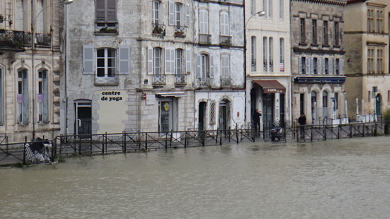 ⚠️ Communiqué - Risque de crues et de débordements (lundi 11 et mardi 12 mars) | Une vigilance orange crue d’ores et déjà en vigueur nous expose à un risque d’inondations à partir de lundi 11 mars à 4 h du matin, puis en soirée ainsi que le mardi 12 mars matin. Un épisode de